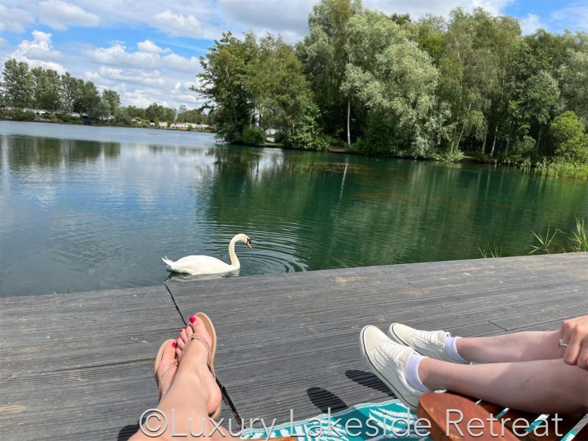 Lakeside Retreat With Hot Tub & Fishing Peg At Tattershall Lakes Country Park Hotel Buitenkant foto