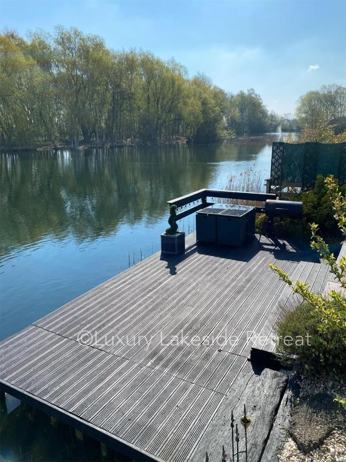 Lakeside Retreat With Hot Tub & Fishing Peg At Tattershall Lakes Country Park Hotel Buitenkant foto